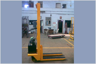 Electro Hydraulic Stacker