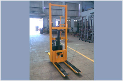 Manual Hydraulic Stacker